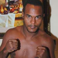 Former world champion Joan Guzman was injured as he lost a shot at