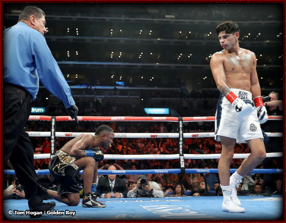 Alejandro Arribas of Juarez fights for the ball with Jorge Hernandez  News Photo - Getty Images