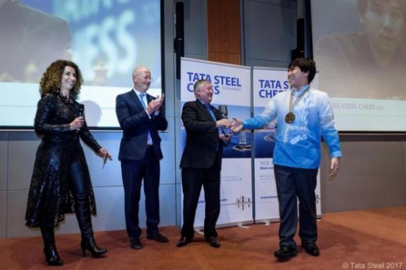 Tata Steel Chess R2: Carlsen and Giri catch up