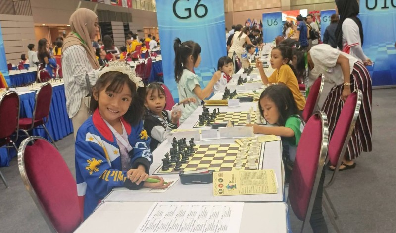 Five Year old Jodiel Chloe Banawa dominates in Singapore Standard Chess